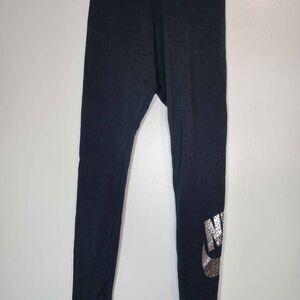 Leggings Nike Size Small Black with silver logo for women